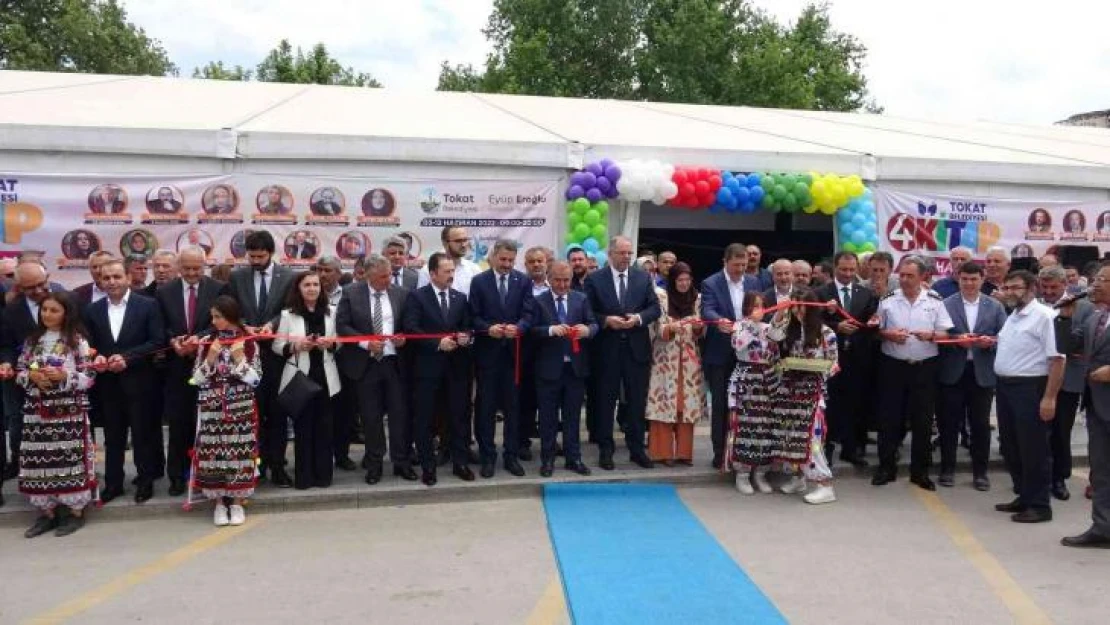 Tokat'ta dev çadırda 1 milyon kitap okuyucularla buluştu