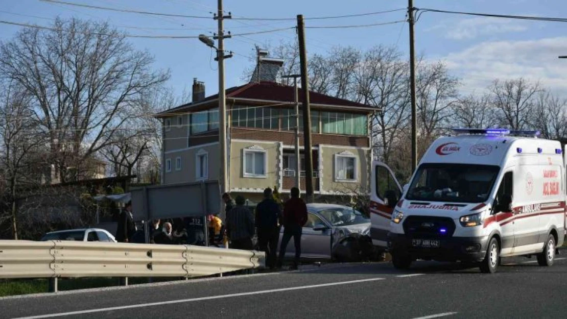 Tosya'da D-100 karayolunda trafik kazası: 2 yaralı