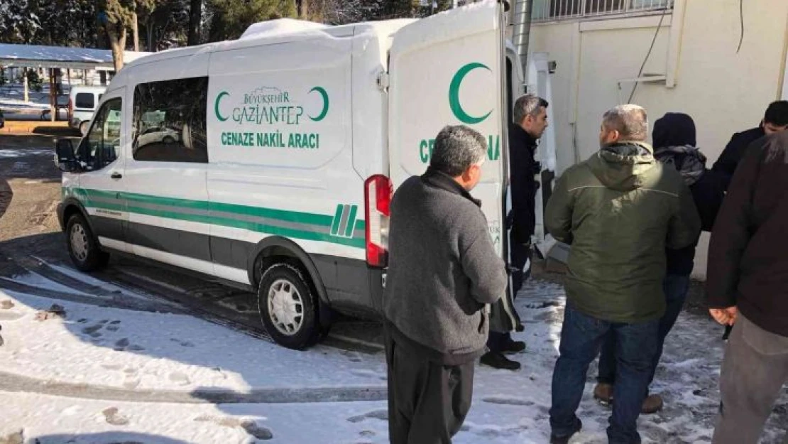 Trafik kazasında ağır yaralanan yaşlı adam hayatını kaybetti