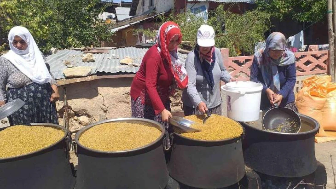 Tunceli'de  bulgur kazanları kaynamaya başladı