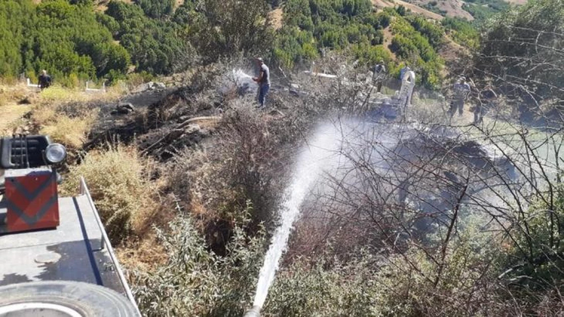 Tunceli'de otluk alanda çıkan yangın söndürüldü