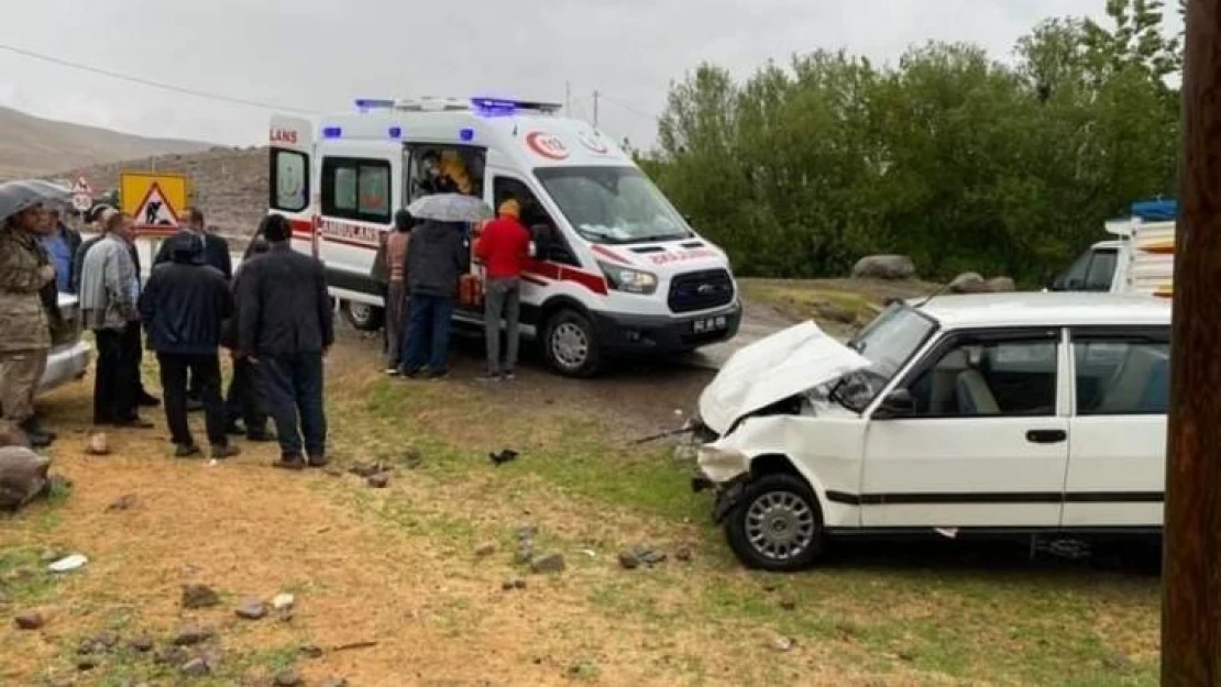 Tunceli'de trafik kazası: 4 yaralı