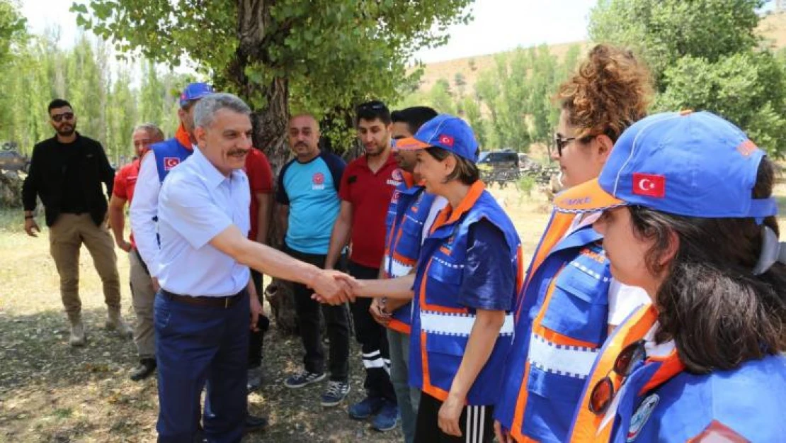 Tunceli Valisi Özkan, UMKE tatbikatını izledi