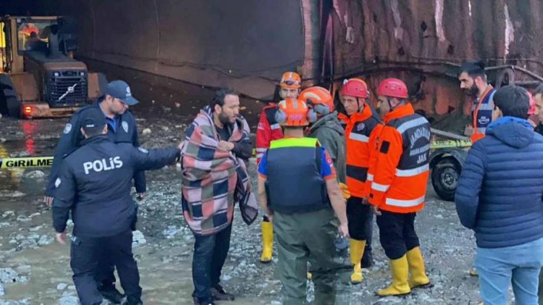 Tüneli sel bastı mahsur kalan 3 işçi kurtarıldı