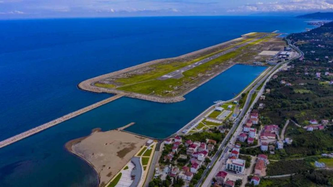 Türkiye'nin deniz üzerine yapılan ilk havaalanında 6 milyon yolcuya hizmet