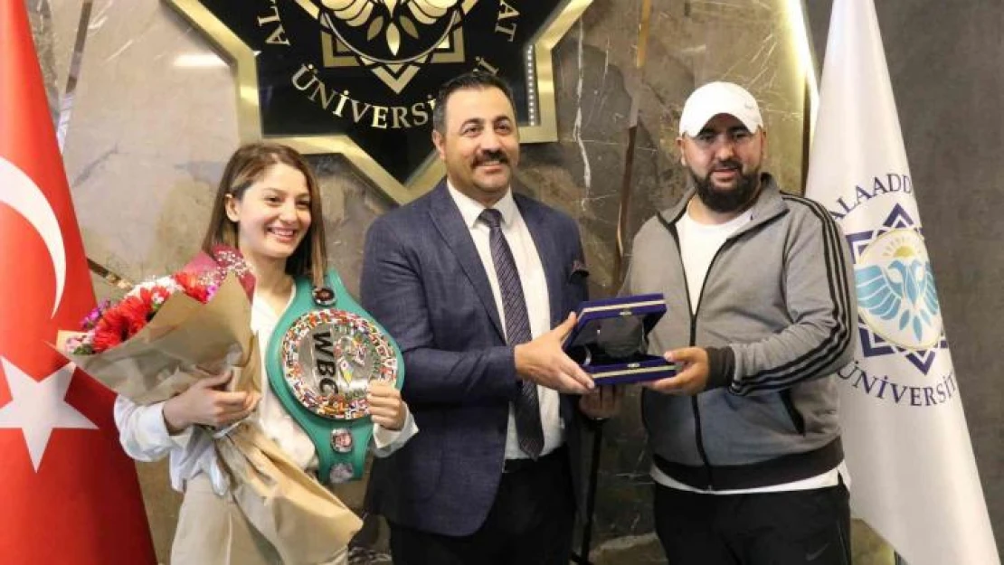 Türkiye'nin ilk WBC Kadın Şampiyonu Çetin, Dünya Şampiyonu Serrona'ya meydan okudu