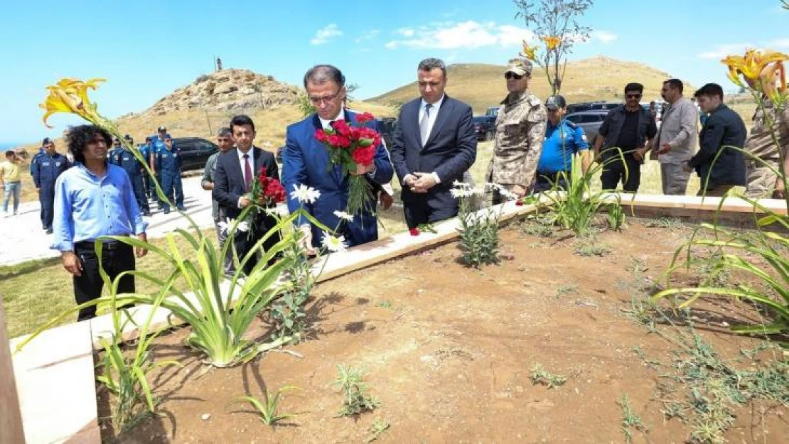 Uçak kazasında şehit düşen emniyet mensupları için anma töreni