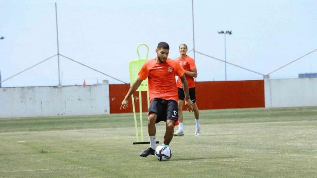 Ümraniyespor yeni sezon hazırlıklarına tüm hızıyla devam ediyor