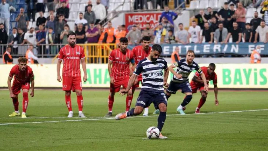 Umut Bozok, 18 gole ulaşarak gol krallığında zirveye yerleşti