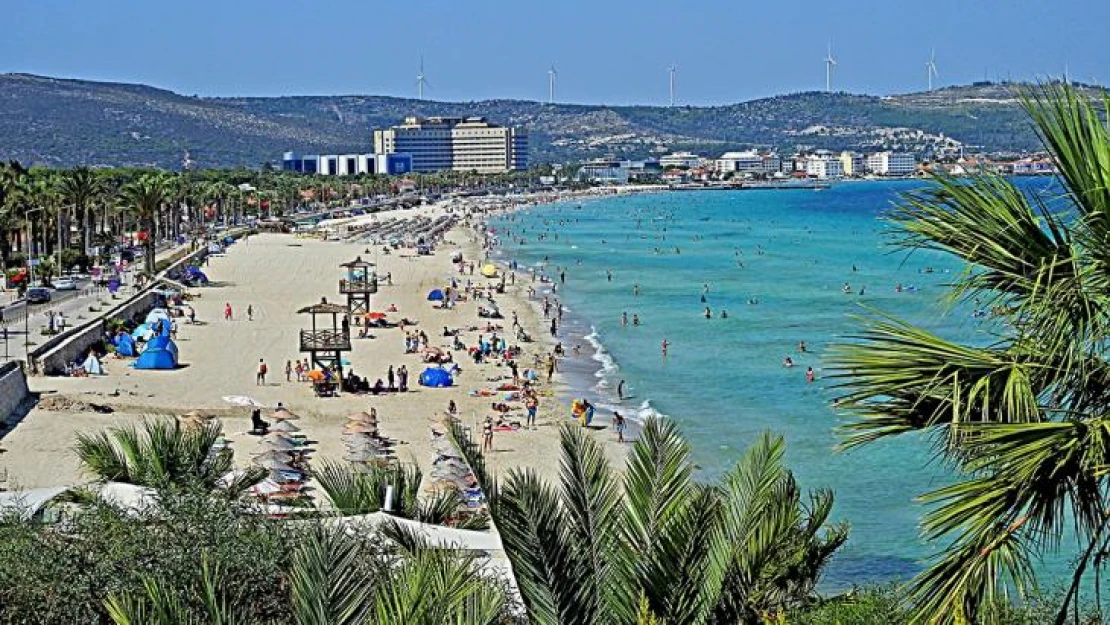 Ünlü tatil merkezi Çeşme'ye bayramda 1 milyonu aşkın kişi bekleniyor