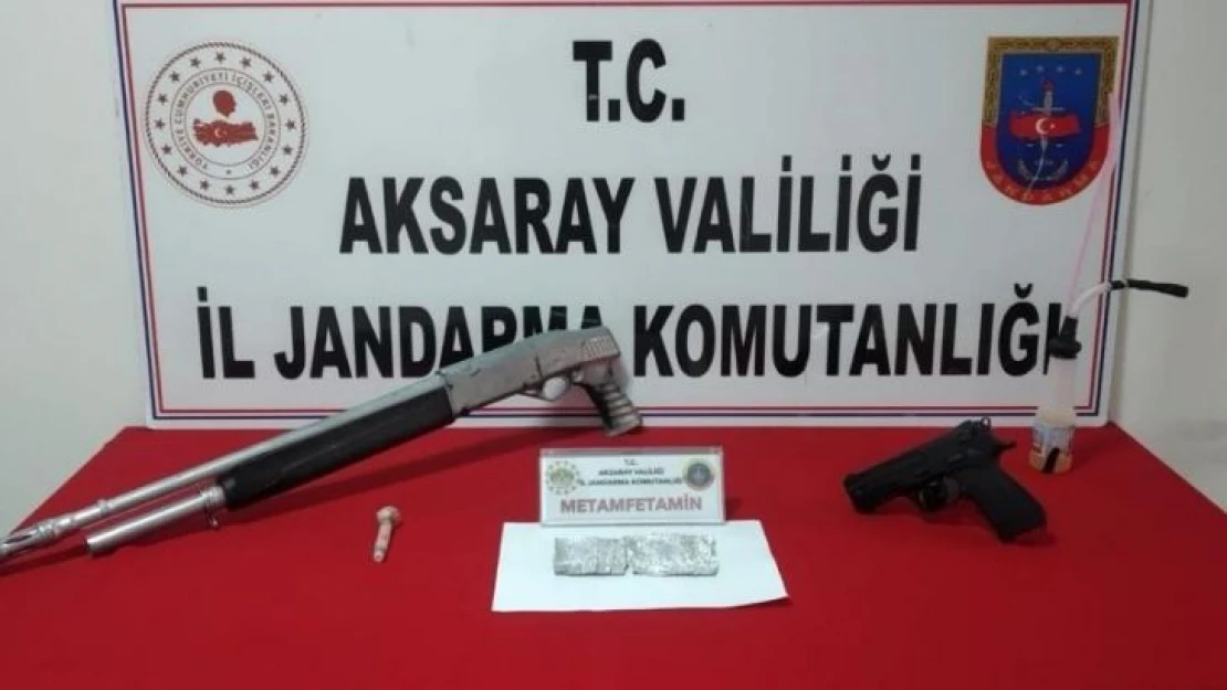 Uyuşturucu tacirleri tabanca ve tüfekle yakalandı