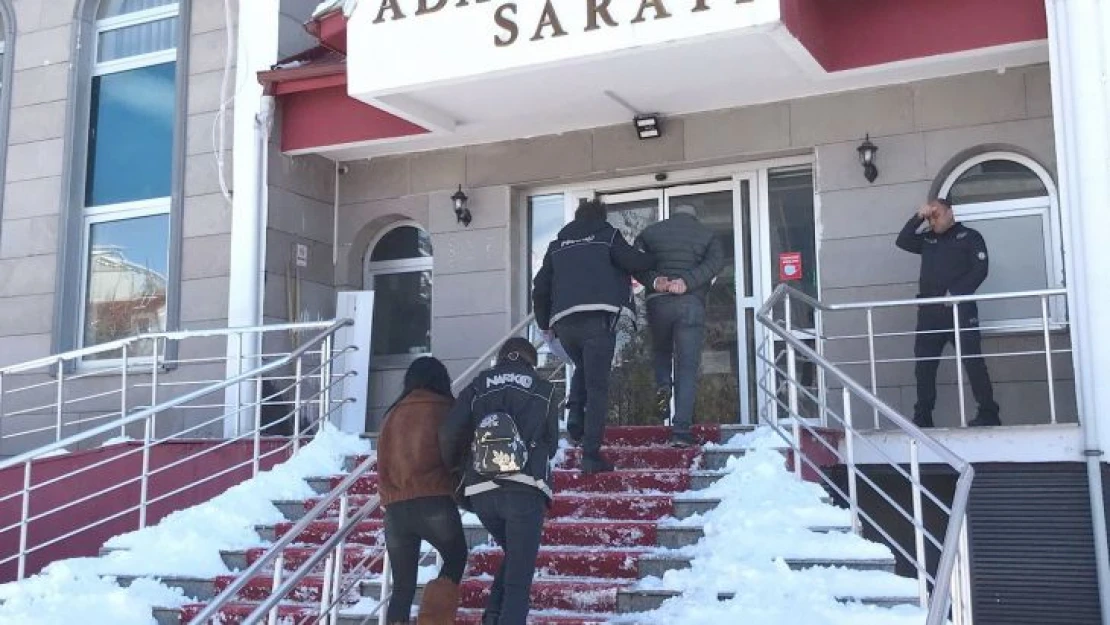 Uyuşturucuyu yolcu otobüsüyle götüren şahıs tutuklandı