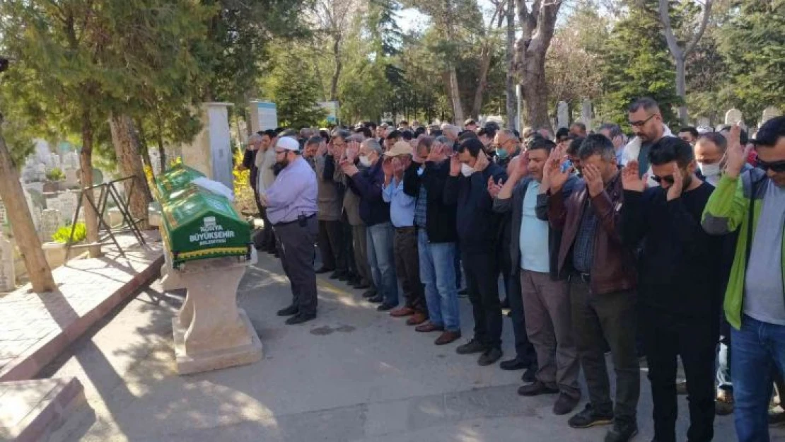 Uzman çavuş tarafından öldürülen doktor Konya'da son yolculuğuna uğurlandı