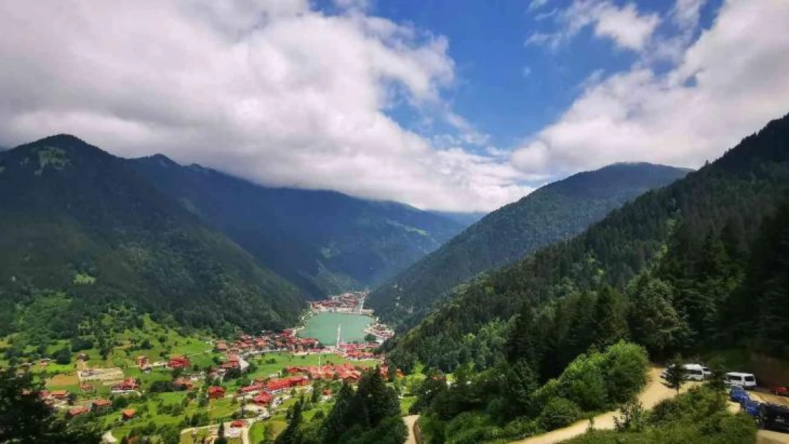 Uzungöl son yılların en yoğun sezonunu geçiriyor