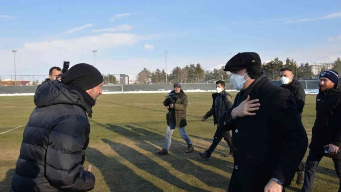 Vali Memiş'ten BB Erzurumspor antrenmanına ziyaret