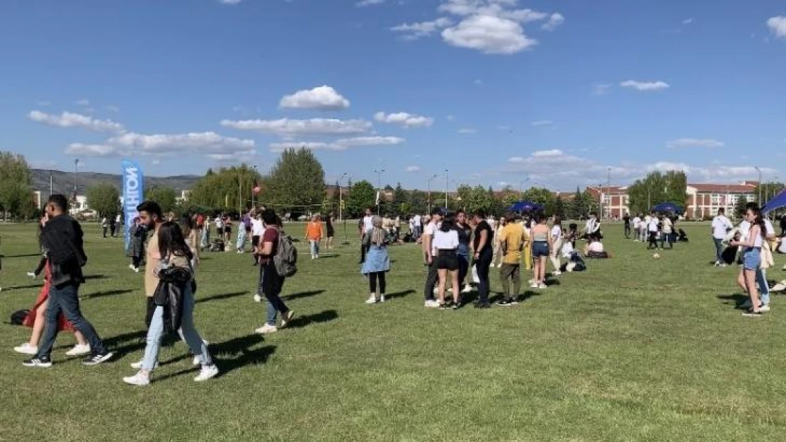 Valilik etkinlikleri yasakladı, ESTÜ festivali iptal etmedi