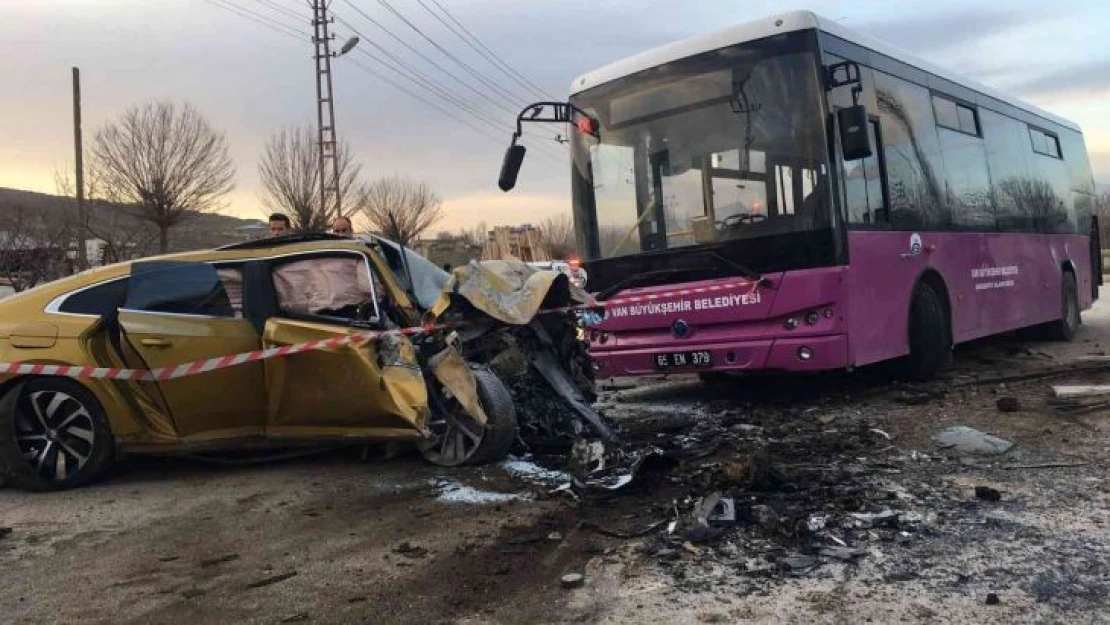 Van'da trafik kazası: 1 ölü, 1 yaralı