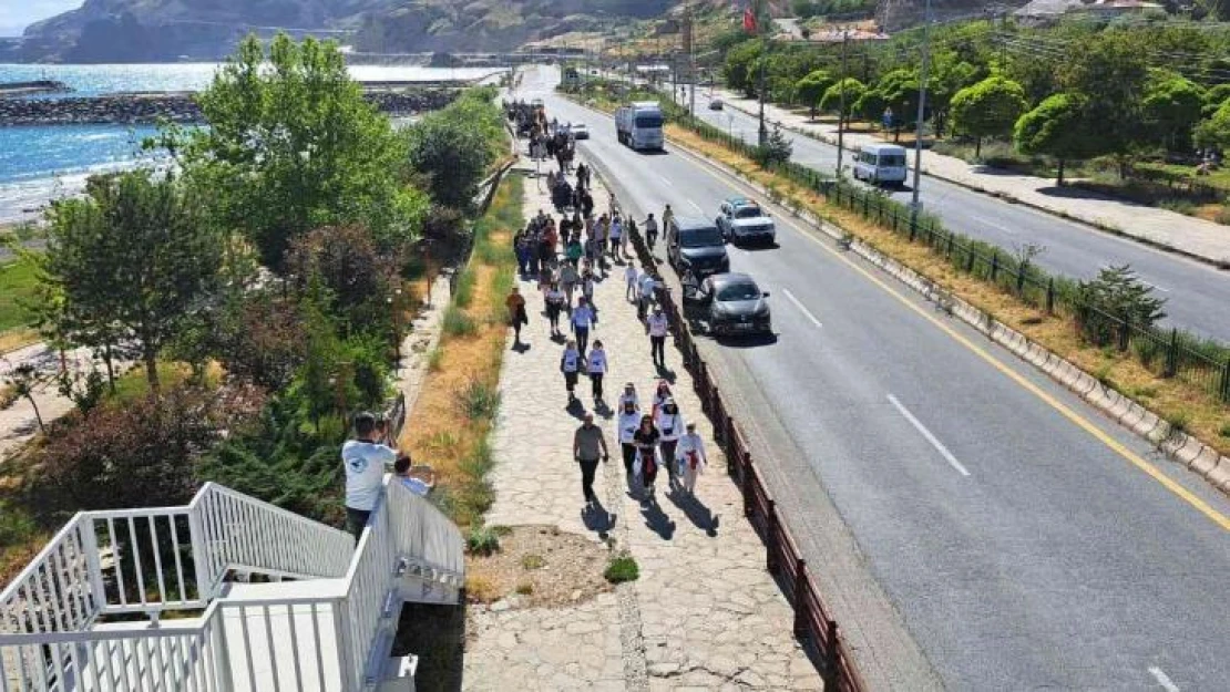 Van Gölü için yürüyen kadınlar Ahlat-Adilcevaz etabını tamamladı