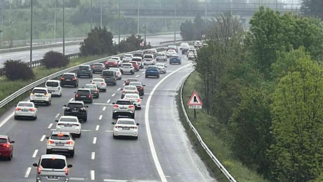 Yağmur bayram trafiğine engel olamadı