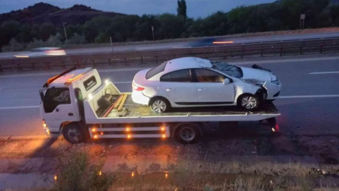 Yağmur nedeniyle kontrolden çıkan otomobil takla attı: 6 yaralı