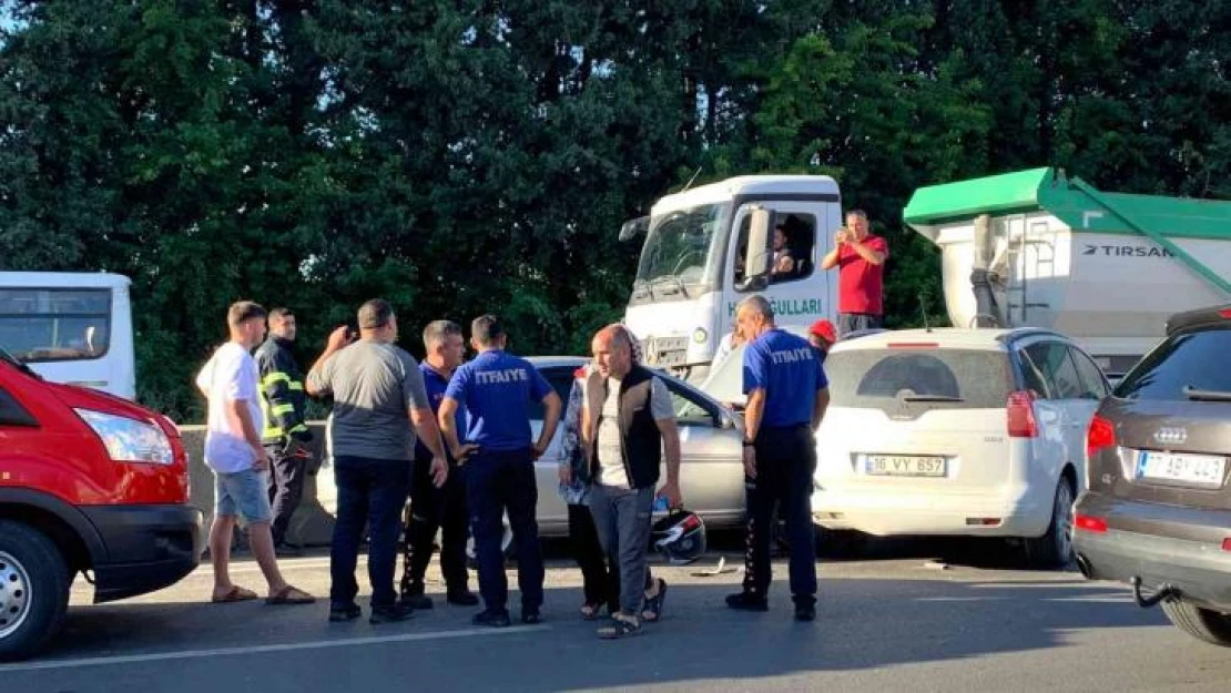 Yalova'da zincirleme trafik kazası: 4 yaralı