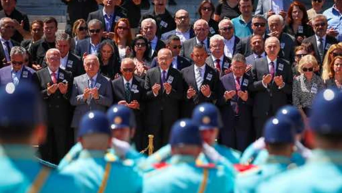 Yaşar Yakış son yolculuğuna uğurlandı