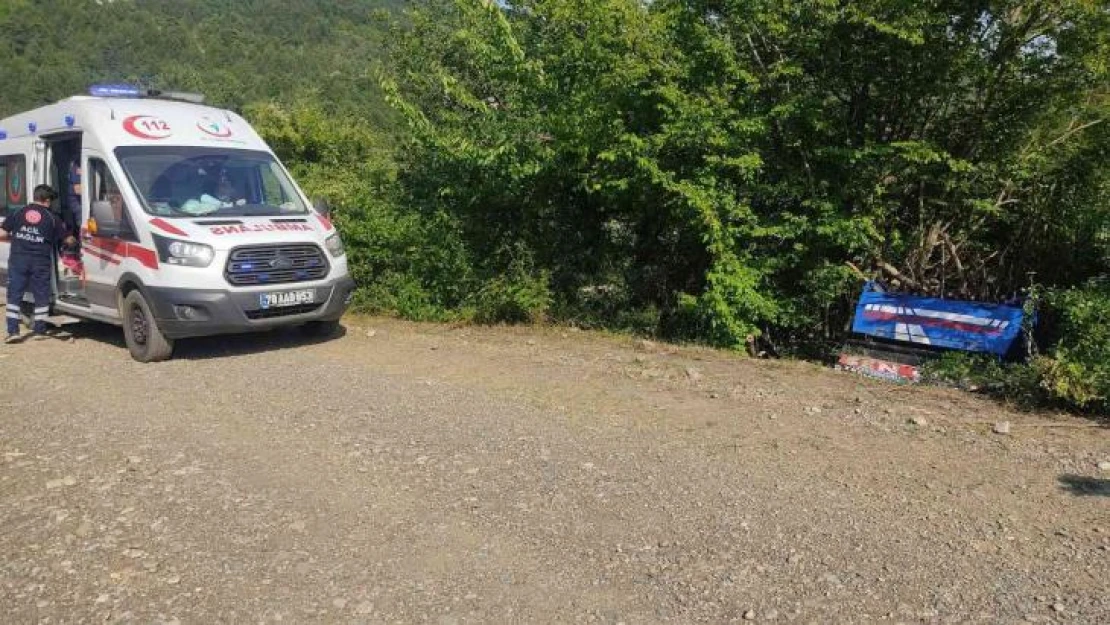 Yenice'de patpat ormanlık alana uçtu: 2 yaralı