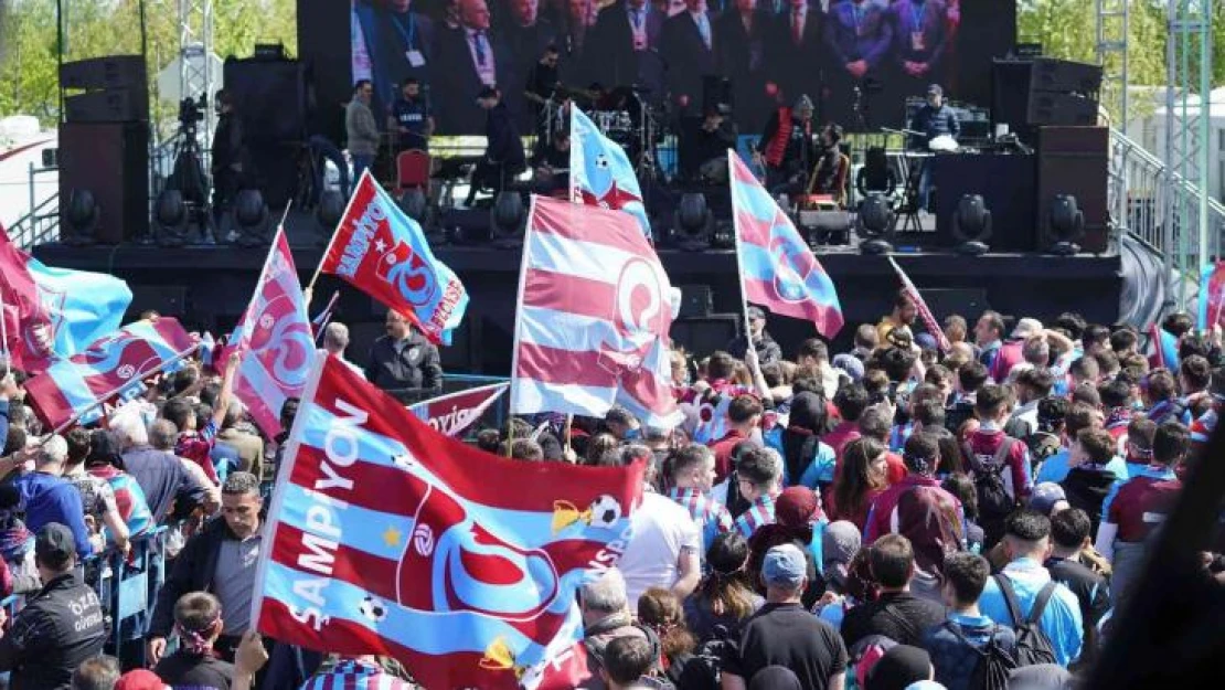 Yenikapı'da bordo-mavi coşku