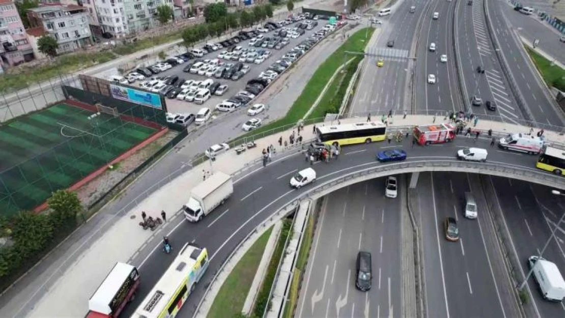 Yenikapı'da İETT otobüsü araçlara çarpa çarpa ilerledi: 12 yaralı