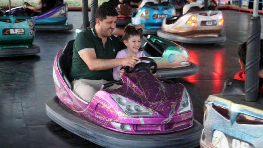 Yok böyle karne hediyesi, 200 bin çocuğa lunapark bileti hediye etti