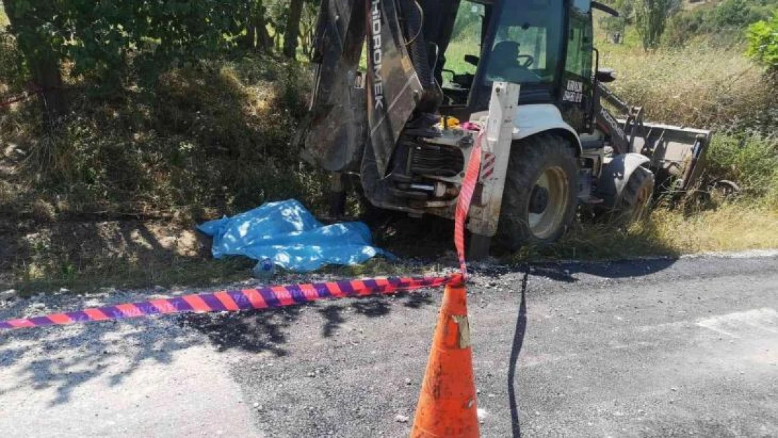 Yol çalışmasını izleyen şahıs iş makinesinin altında kalarak hayatını kaybetti