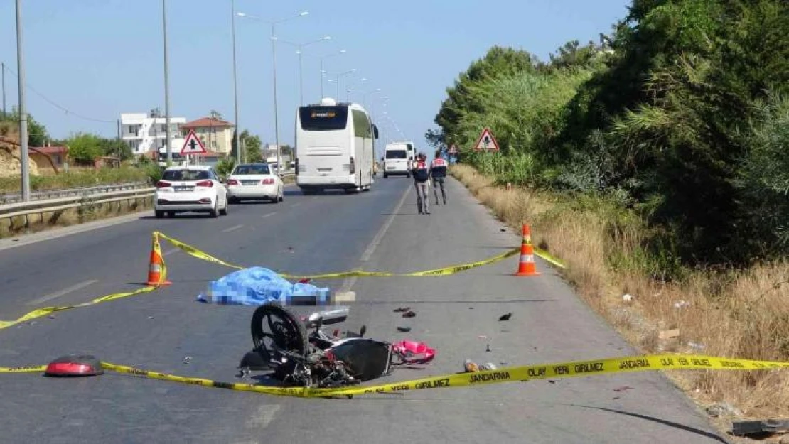 Yolu 300 metre kısaltmak için girdiği ters yönde motosiklete çarpıp kaçtı: 1 ölü