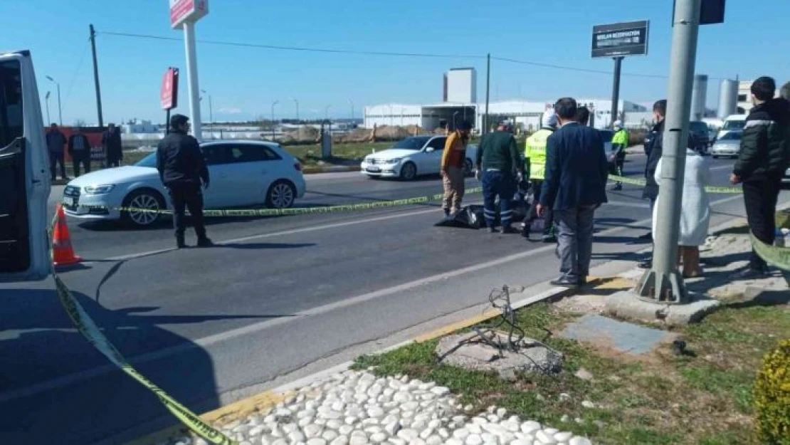 Yolun karşısına geçmek isterken hayatını kaybetti