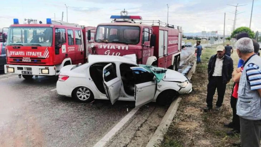 Yozgat'ta itfaiye aracı ile otomobil çarpıştı: 3 ölü