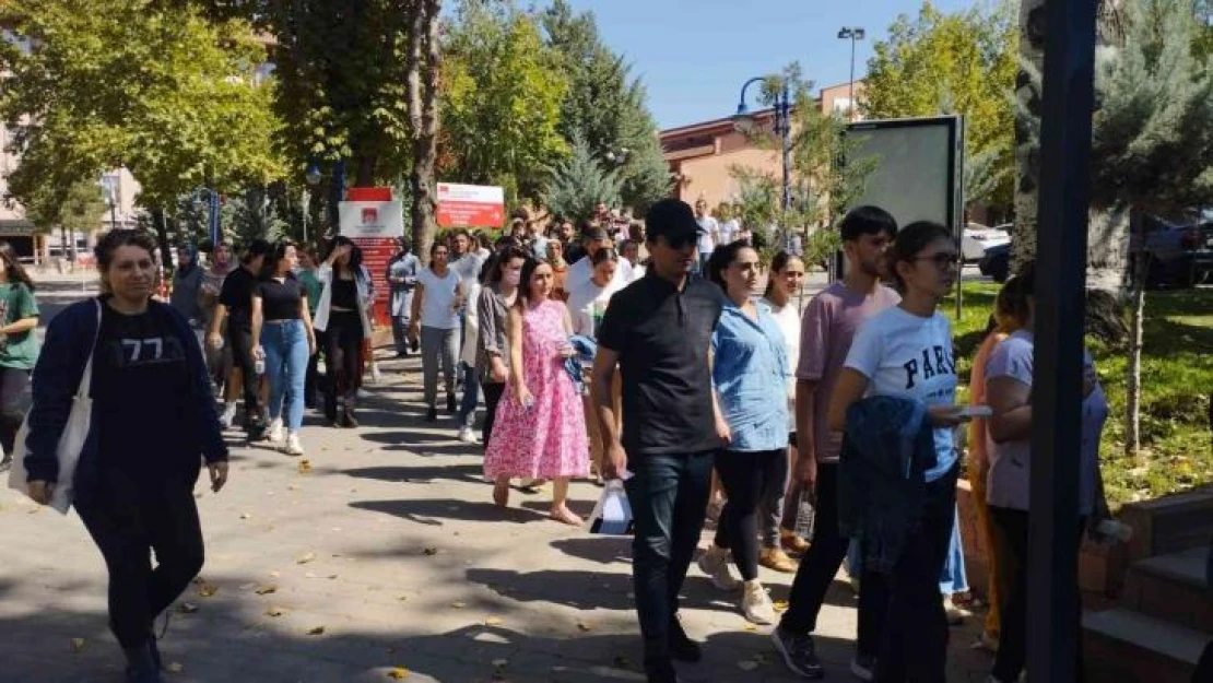 Yüz binlerce adayın ter döktüğü KPSS Lisans oturumu bugün gerçekleşti