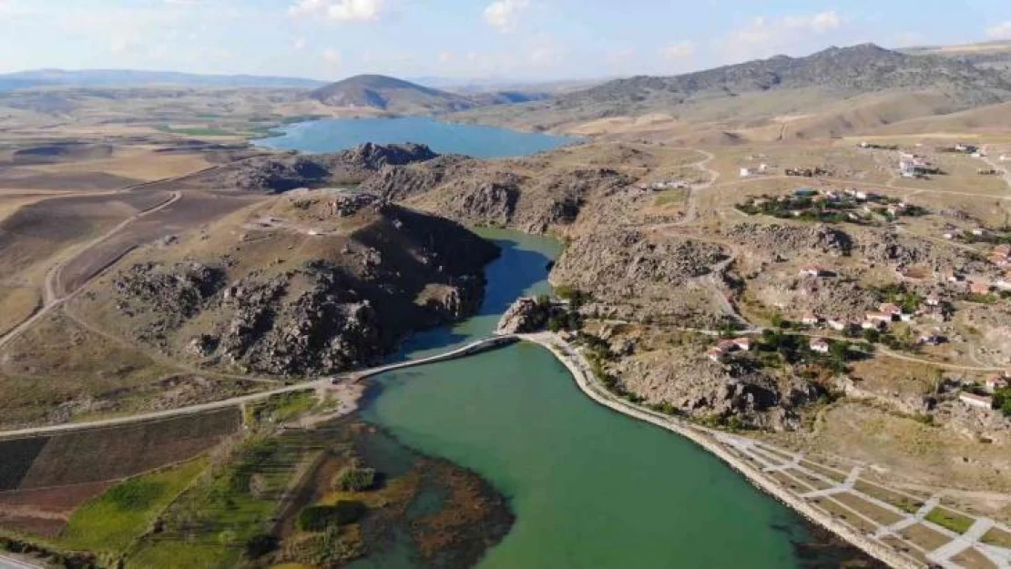 Yüzyıllardır tarihe ışık tutuyor, Selçuklu yadigarına ziyaretçi akını