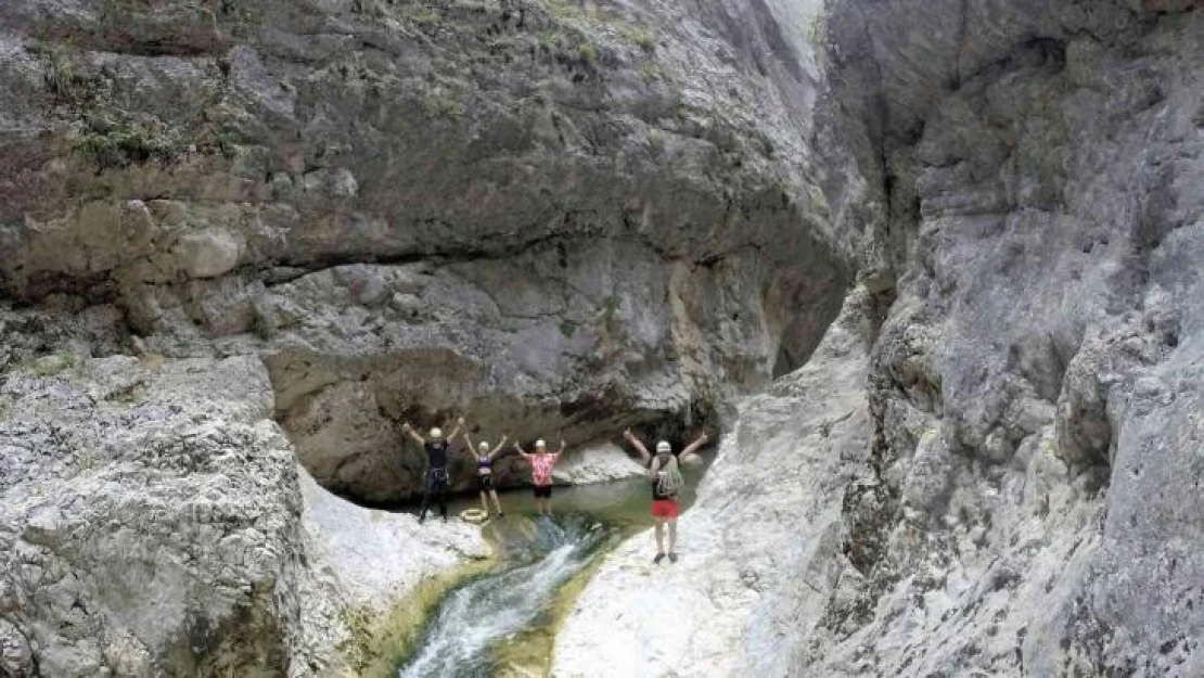 Zinav kanyonu adrenalin tutkunlarını cezbediyor