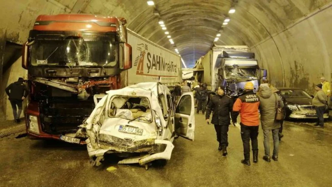 Zincirleme kazada bacakları kopan genç hastanede hayatını kaybetti