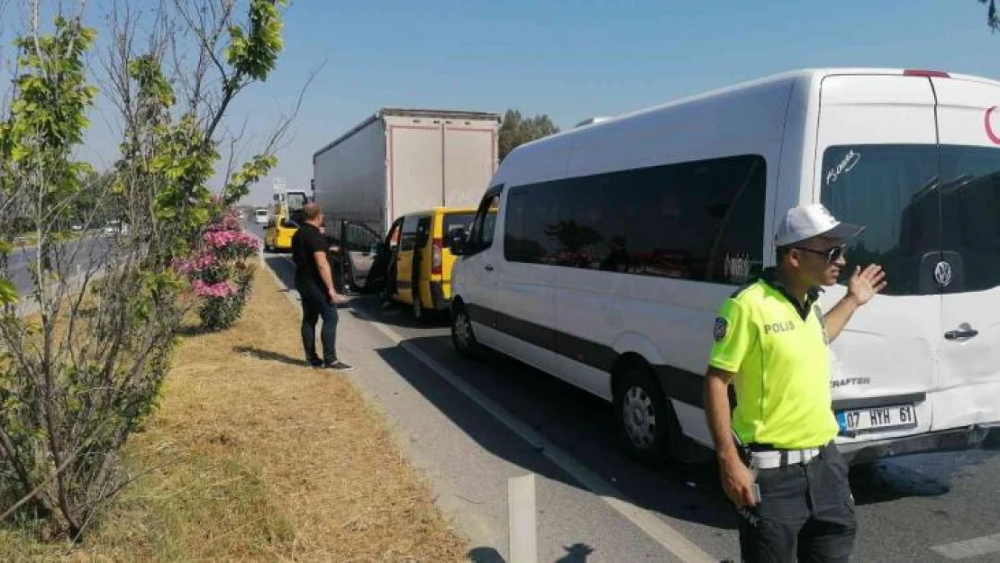 Zincirleme kazada İngiliz turist yaralandı