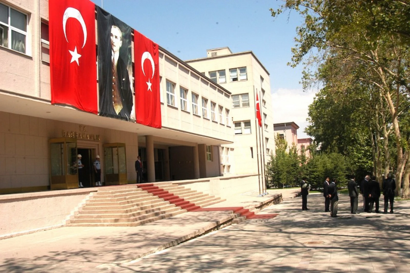 Abdüllatif Şener'e hediye edilen kitaptaki kehanet