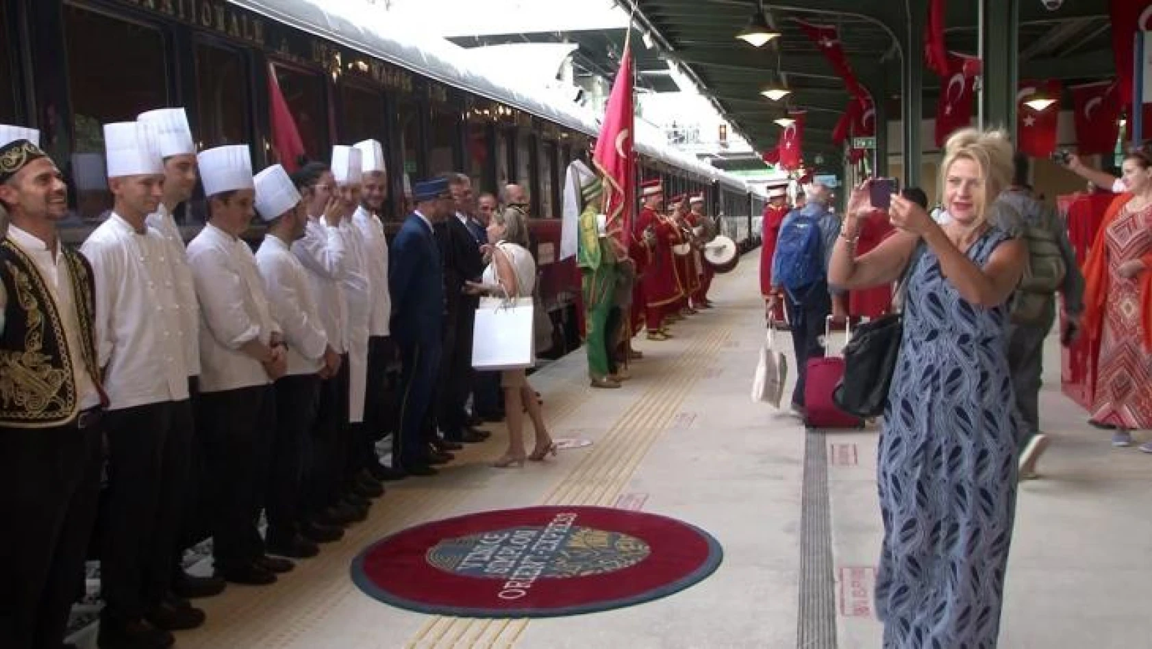 2 yıl aradan sonra 'Orient Express' Paris'ten İstanbul'a geldi