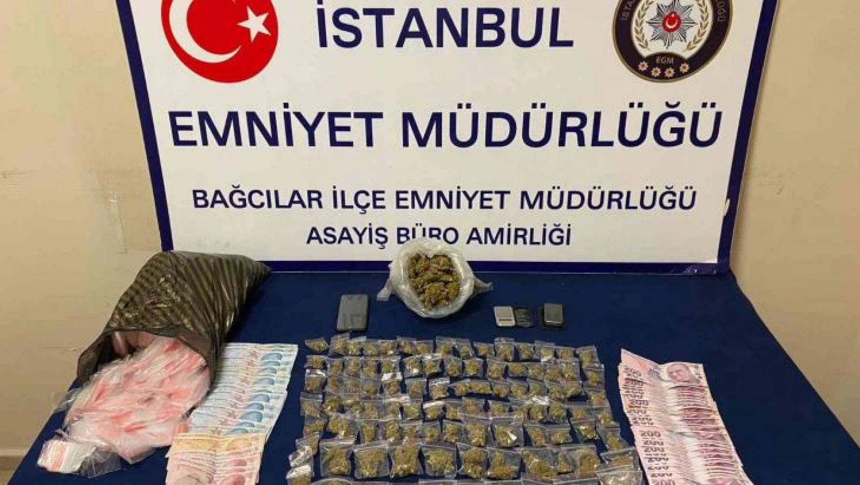 Bağcılarda sokakta uyuşturucu madde satışı yapan şahıs yakalandı