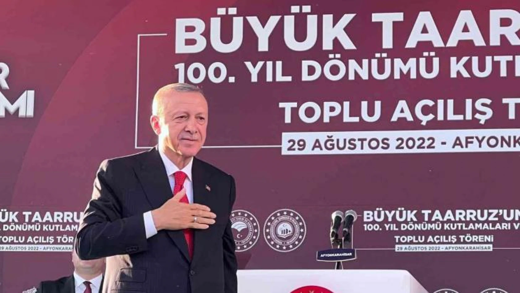 Cumhurbaşkanı Erdoğan: 'Muhalefet tüm mesaisini birbirinin kuyusunu kazmaya, yalan ve iftira siyasetiyle ülkenin altını oymaya harcıyor'