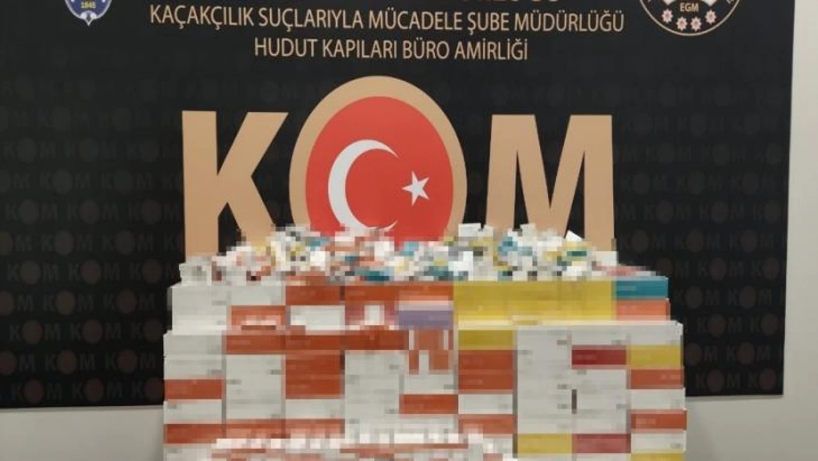 KKTC'den İstanbul'a gelen yolcuların valizlerinden kaçak tütün ürünleri çıktı