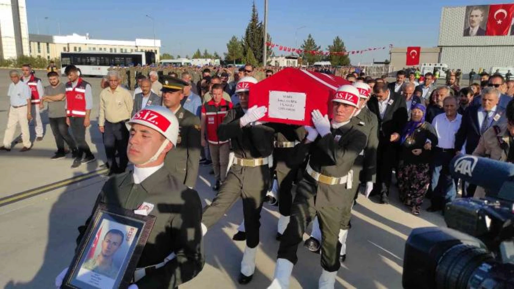 Şehit asker törenle memleketine uğurlandı
