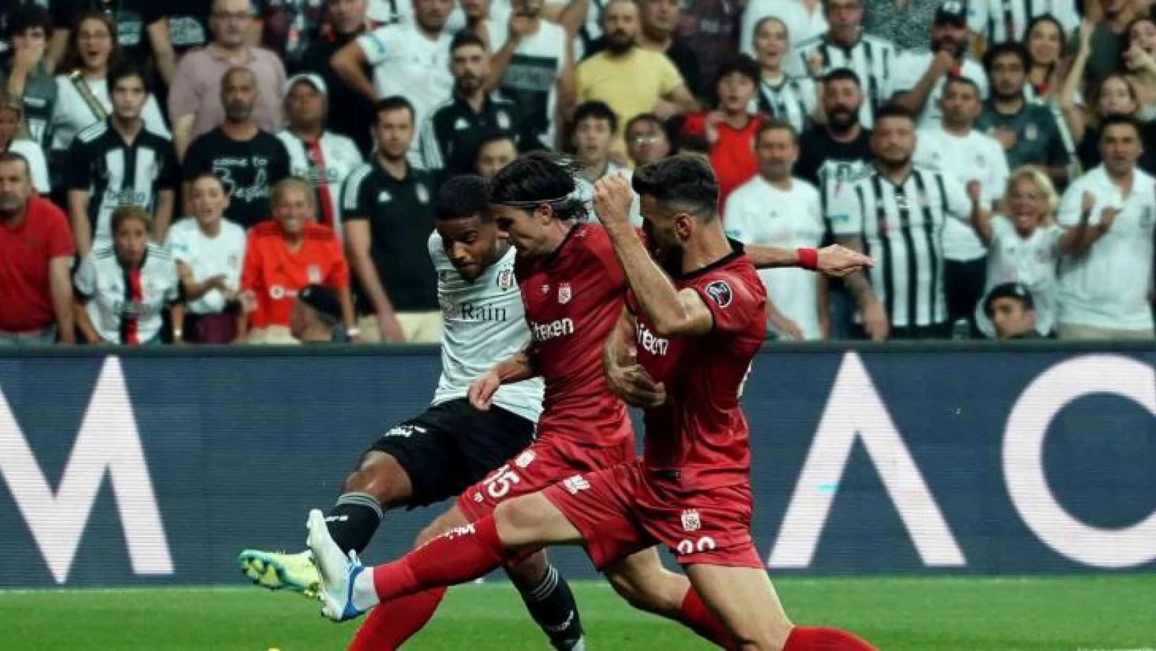 Spor Toto Süper Lig: Beşiktaş: 3 - Sivasspor: 0 (İlk yarı)