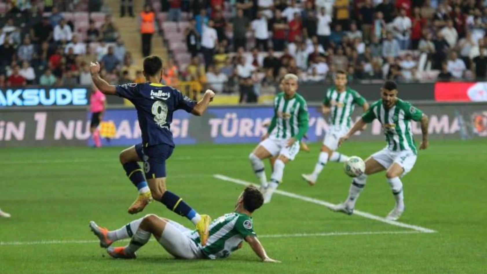 Spor Toto Süper Lig: Konyaspor: 0 - Fenerbahçe : 0 (İlk yarı)