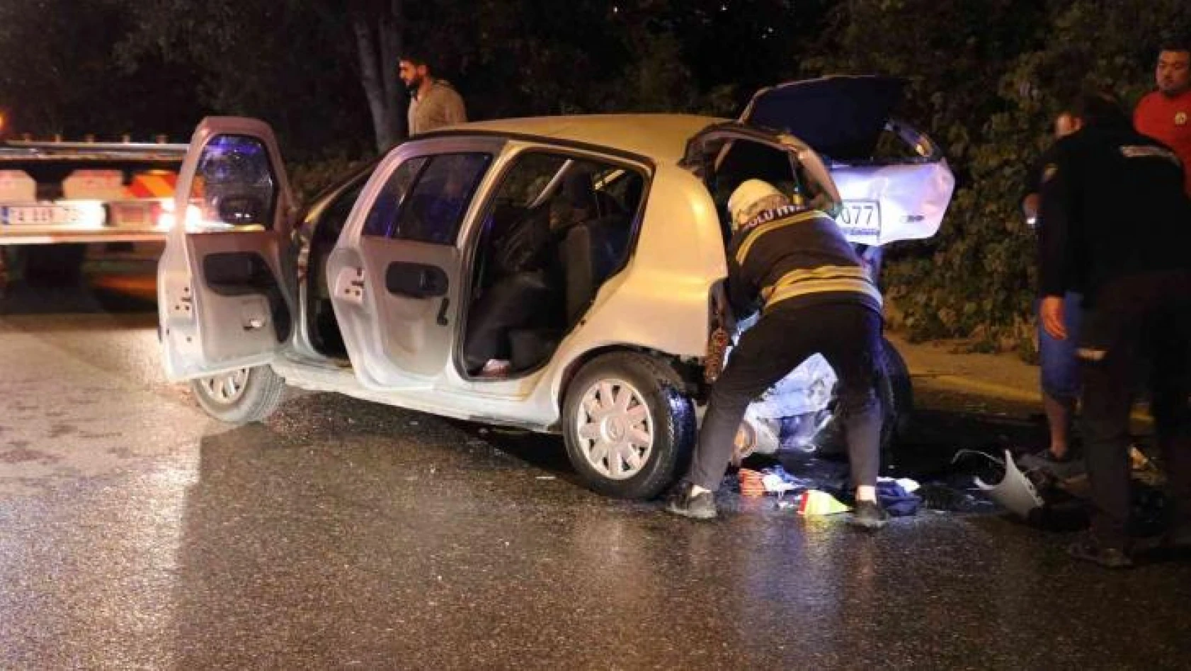 Uygulamadan kaçan alkollü sürücü kazaya neden oldu: 4 yaralı