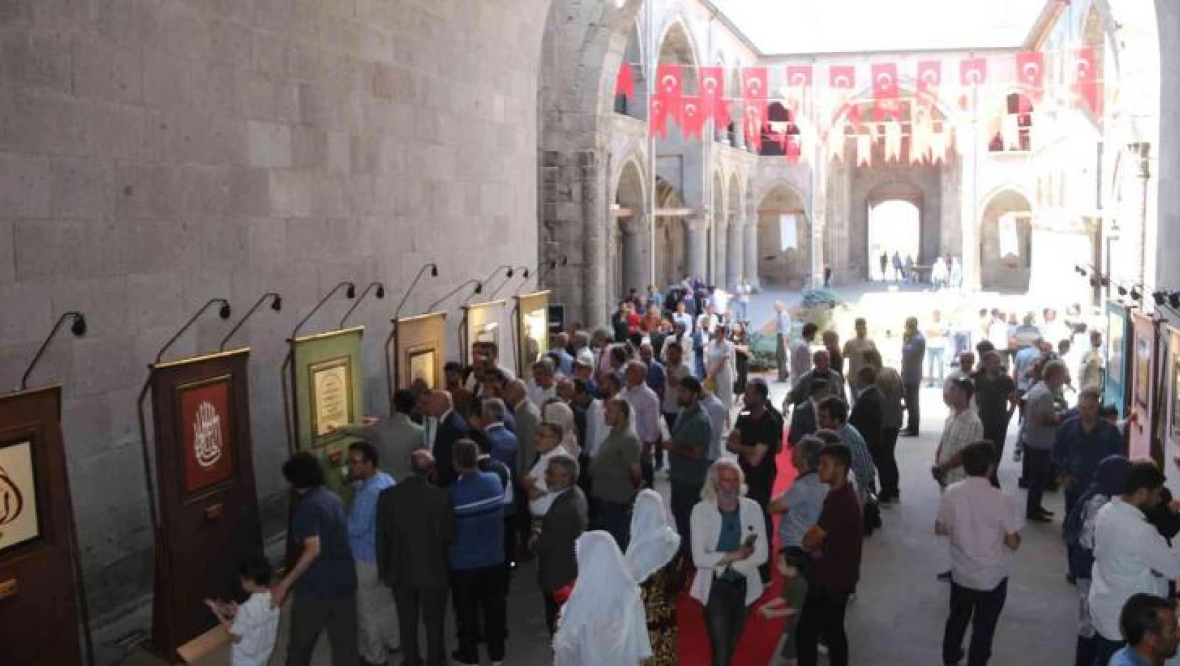 'İman Ayetleri Hat Sergisi' Erzurum'da sanatseverlerle buluştu