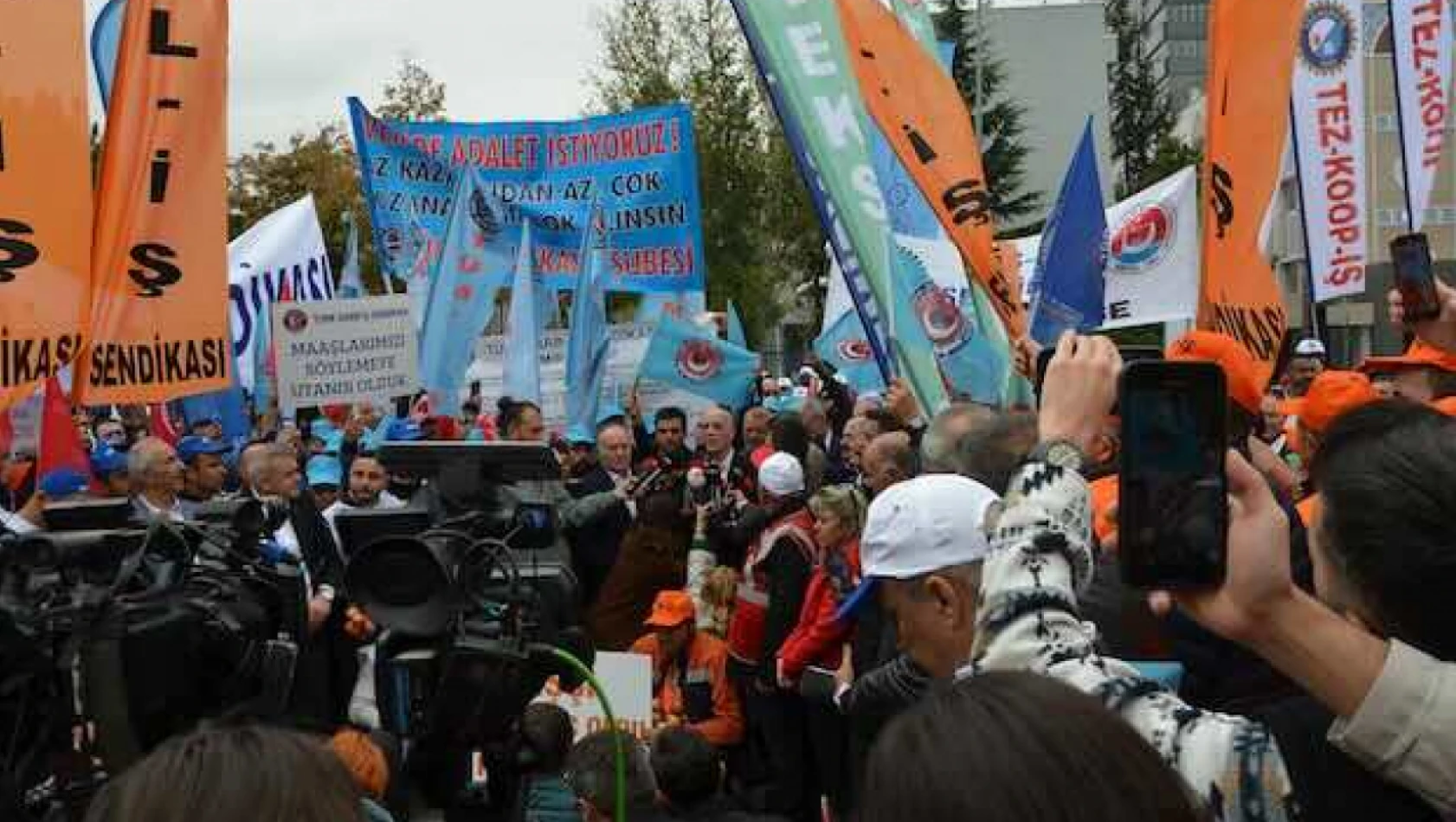 81 ilden 2 bin otobüsle Ankara'ya akın: Büyük miting yarın